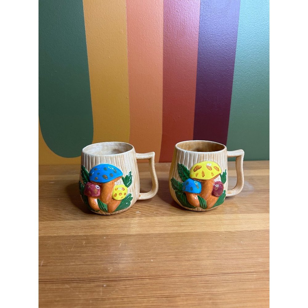 Arnels ceramic psychedelic mushroom mugsset of 2 - small flea bites/ chips